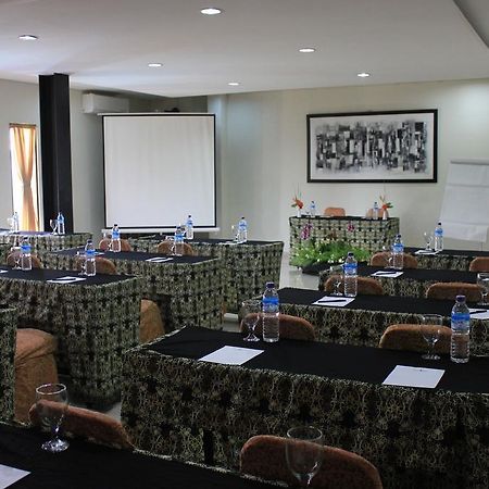 Bumi Cikeas Sentul Bogor Hotel Exterior photo
