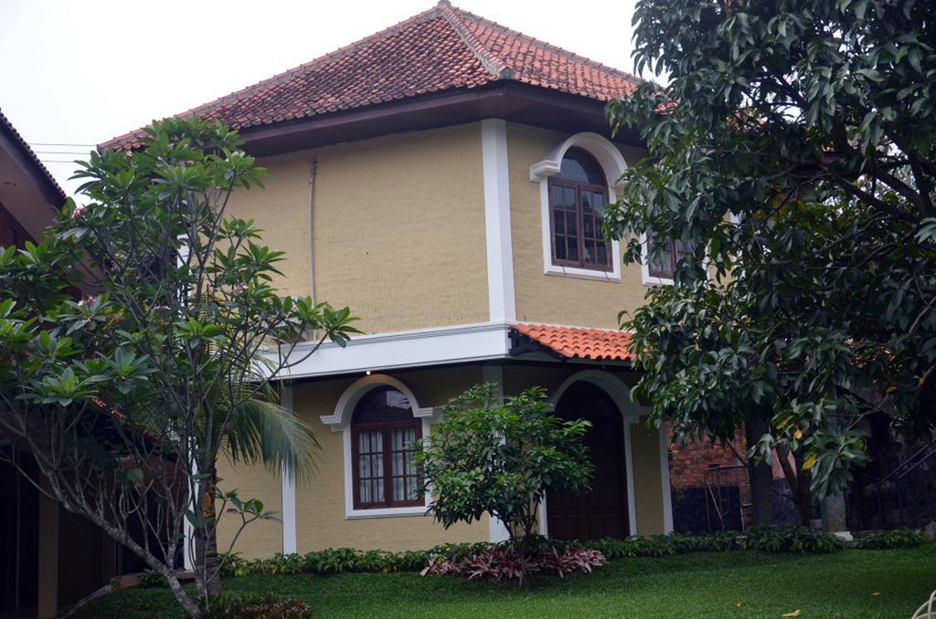 Bumi Cikeas Sentul Bogor Hotel Exterior photo