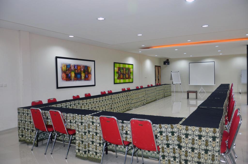 Bumi Cikeas Sentul Bogor Hotel Exterior photo