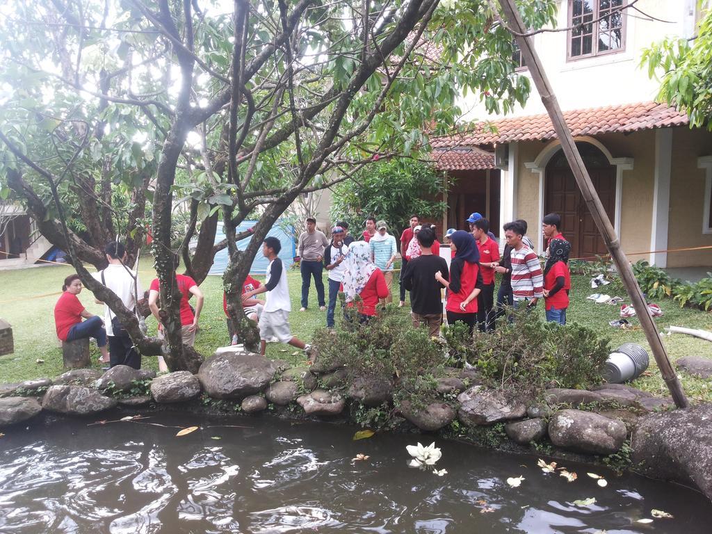 Bumi Cikeas Sentul Bogor Hotel Exterior photo