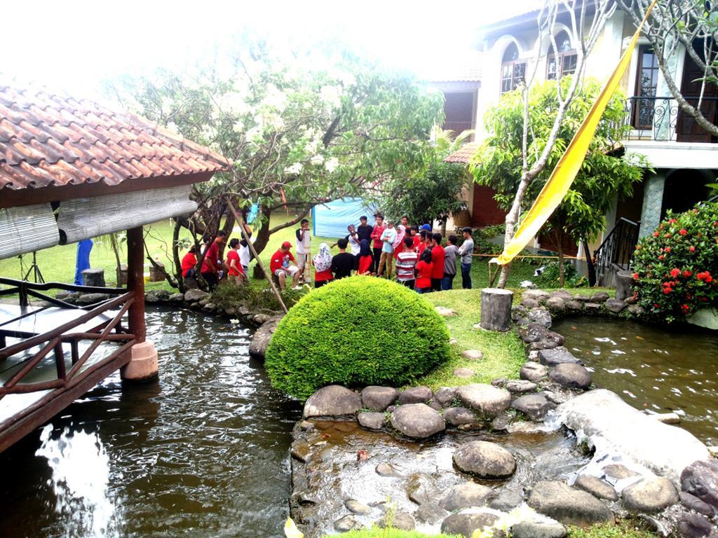 Bumi Cikeas Sentul Bogor Hotel Exterior photo