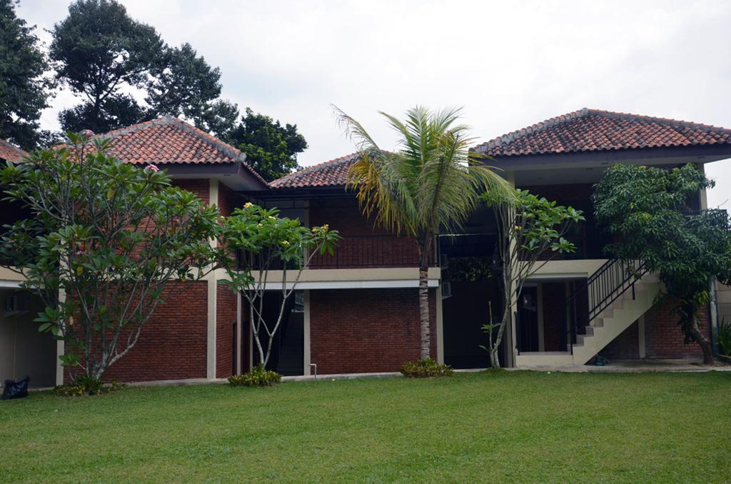Bumi Cikeas Sentul Bogor Hotel Exterior photo
