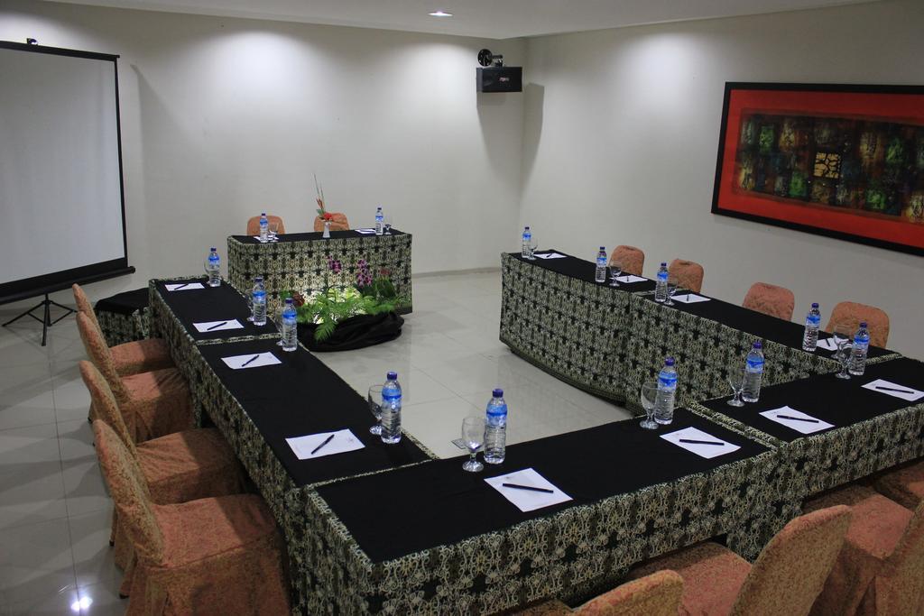Bumi Cikeas Sentul Bogor Hotel Exterior photo