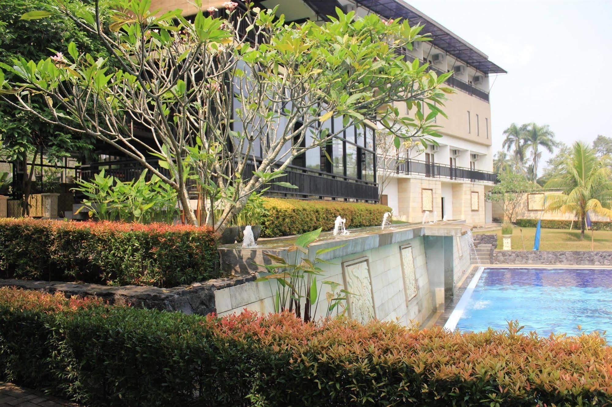 Bumi Cikeas Sentul Bogor Hotel Exterior photo