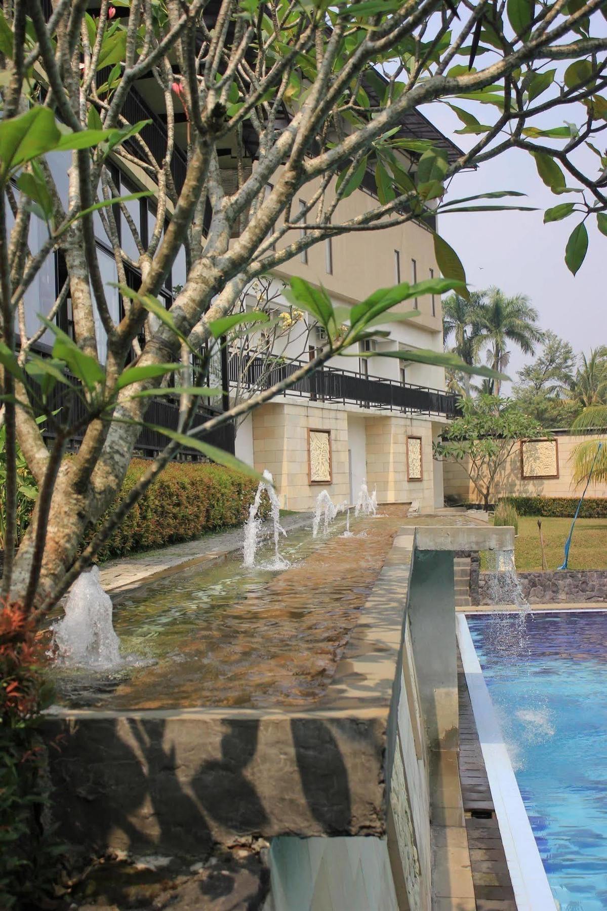 Bumi Cikeas Sentul Bogor Hotel Exterior photo