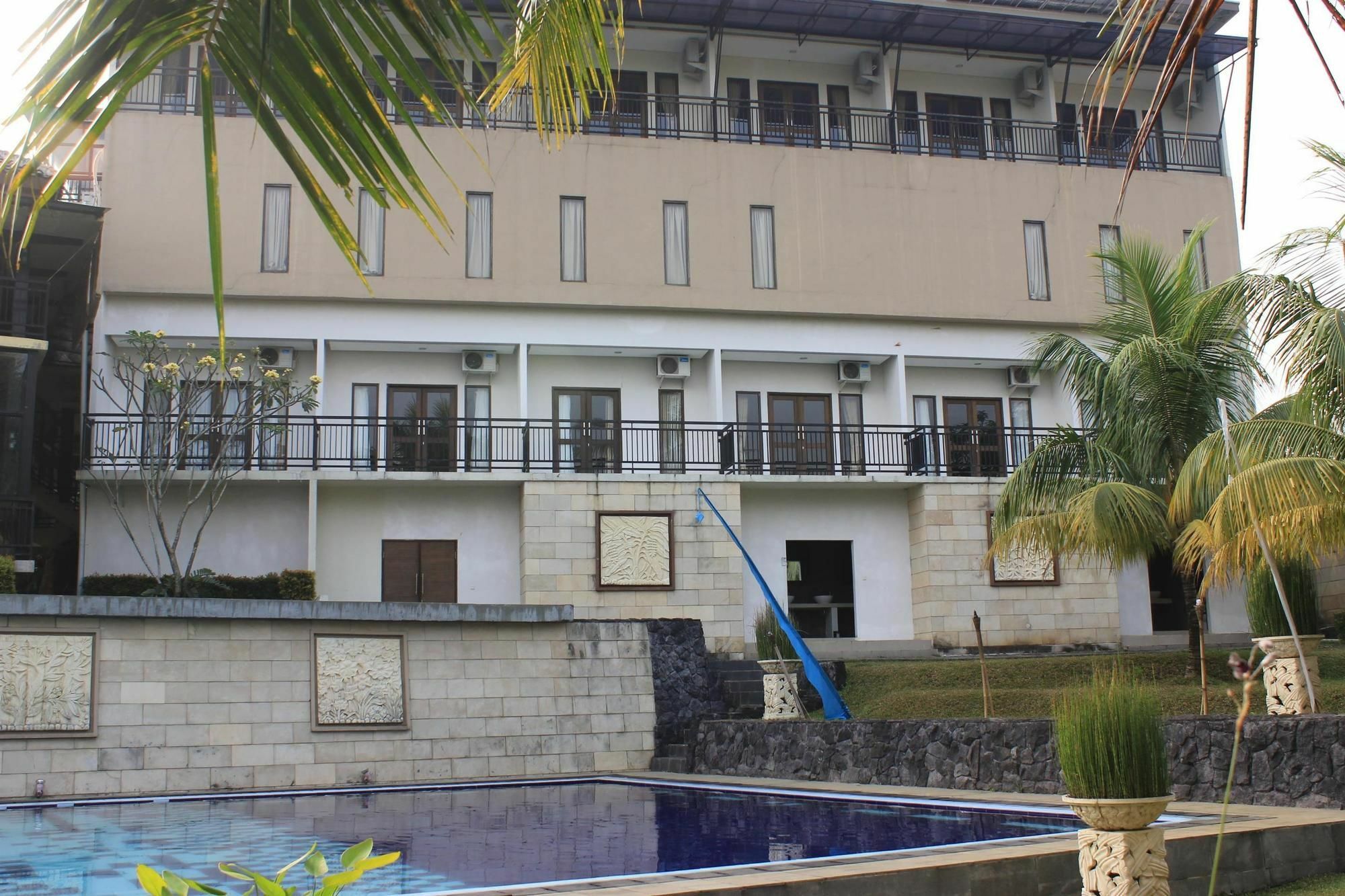 Bumi Cikeas Sentul Bogor Hotel Exterior photo